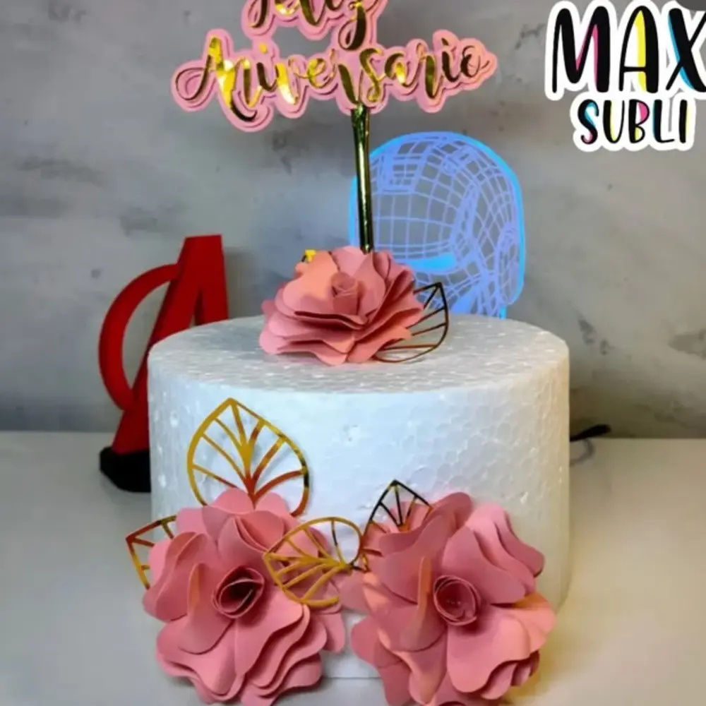 Topo de bolo floral personalizado